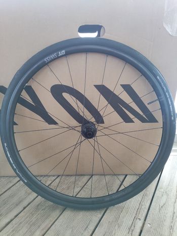 Used Dt Swiss Performance 2025 bike — image 3 of 9