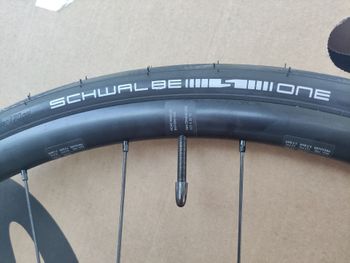 Used Dt Swiss Performance 2025 bike — image 6 of 9