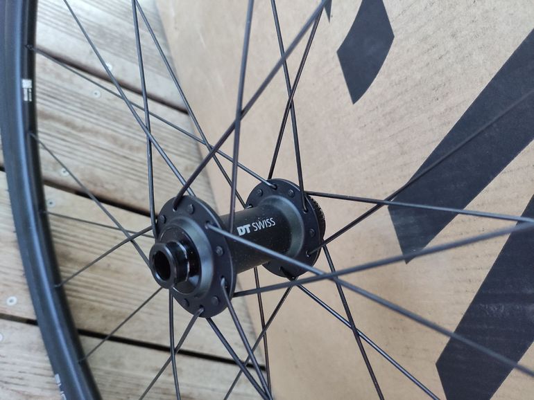 Used Dt Swiss Performance 2025 bike — image 7 of 9