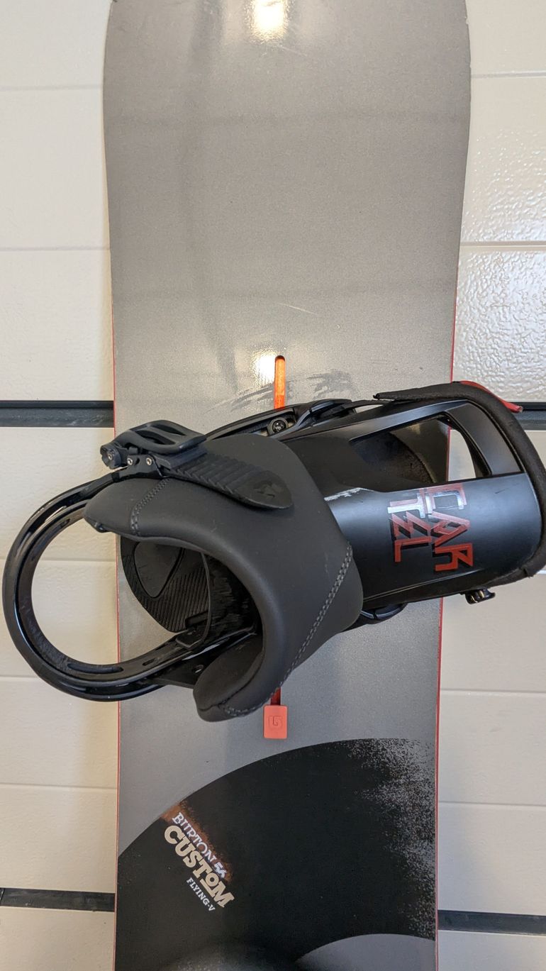 Burton Burton Custom Flying V 156 Snowboard + Burton Cartel EST