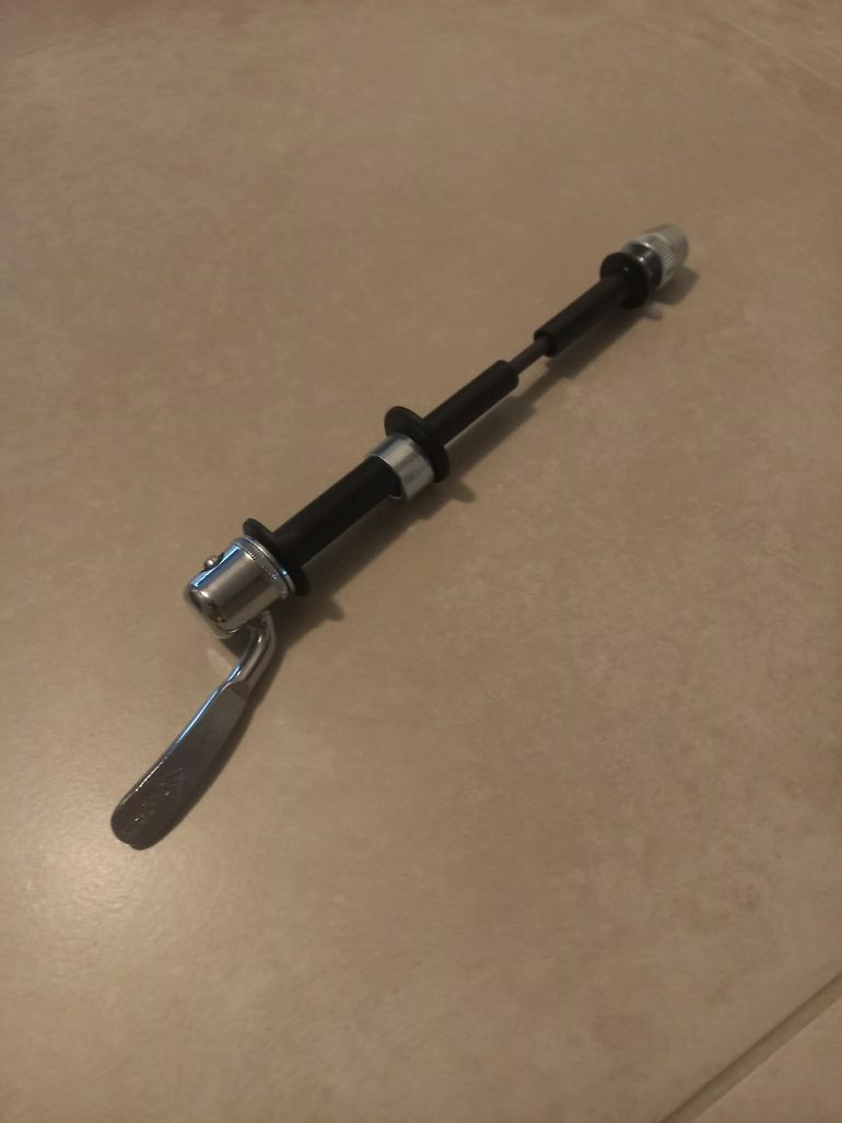 Used Elite Adaptateur axe traversant 10-12mm 2024 bike — image 1 of 2