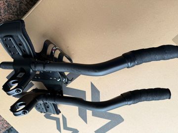 Used Division Aerobars 2022 bike — image 4 of 4