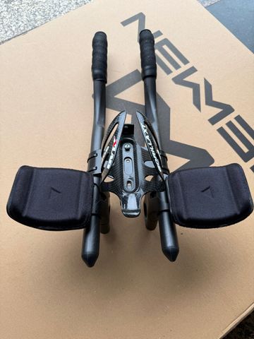 Used Division Aerobars 2022 bike — image 2 of 4