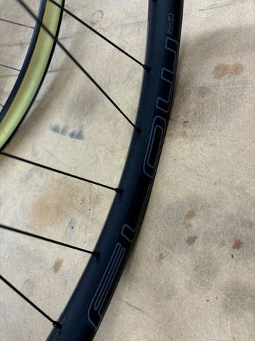 Used Stans Notubes Stans M-Pulse Flow MK4 29" Wheelset 2024 bike — image 3 of 4