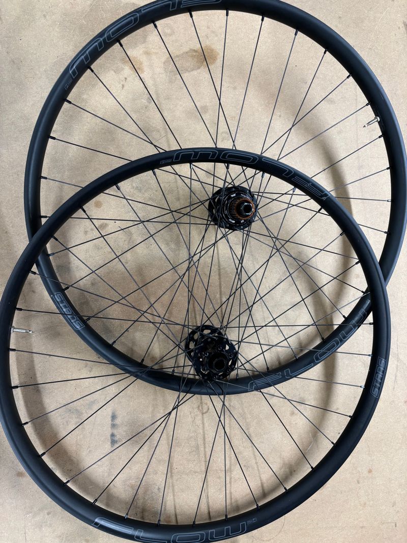 Gebrauchtes Stans Notubes Stans M-Pulse Flow MK4 29" Wheelset 2024 Wheels
