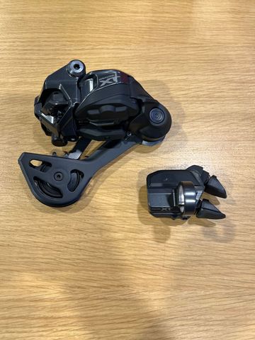Used Shimano Kit cambio XT Di2 2025 Drivetrain & Pedals