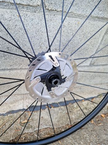 Used Dt Swiss P1850 spline 2023 bike — image 2 of 6