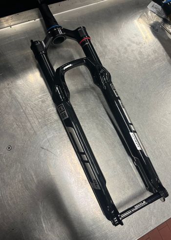 Used Rock Shox Sid ultimate 110mm 2025 bike — image 4 of 4