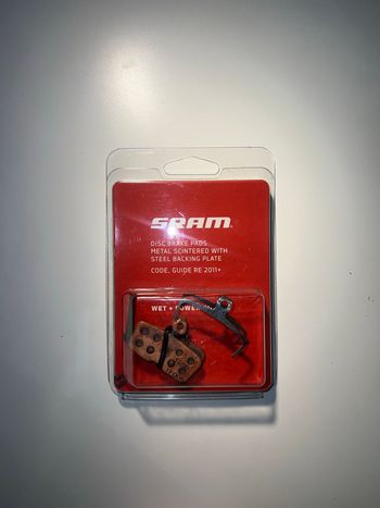 Used Sram Plaquettes de frein à disque Métal Neuf 2023 bike — image 1 of 2