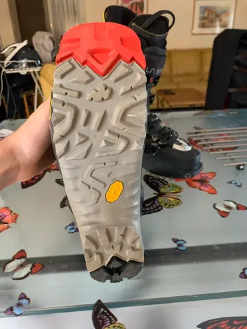 Used La Sportiva Vega bike — image 3 of 4