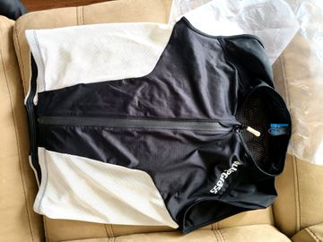 Gebrauchtes Bluegrass Armour Lite D30 Body Armor 2024 bike — Bild 4 von 5