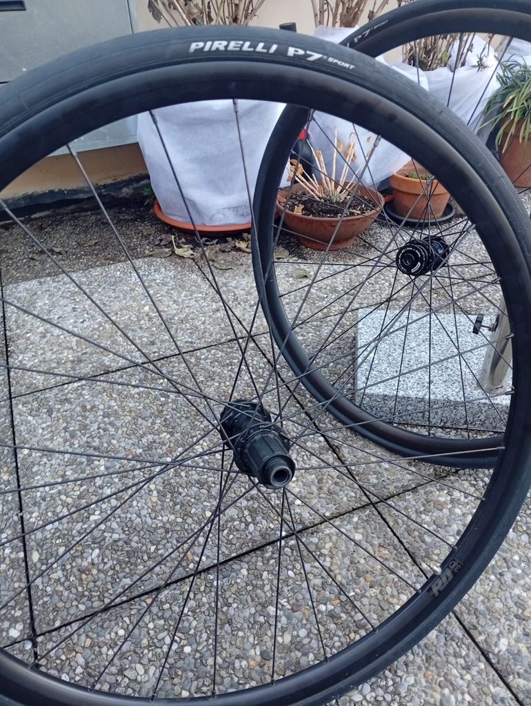 maddux RD 30 Alloy Wheelset 700c Disc Brakes, Center Lock 2022 bike de segunda mano — imagen 4 de 4