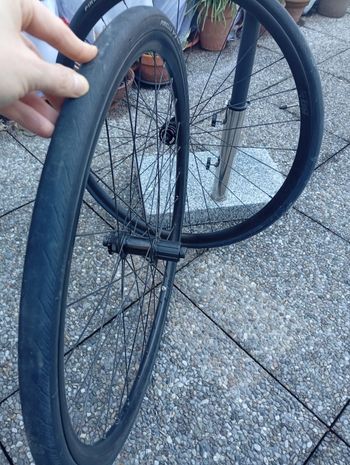 maddux RD 30 Alloy Wheelset 700c Disc Brakes, Center Lock 2022 bike de segunda mano — imagen 3 de 4