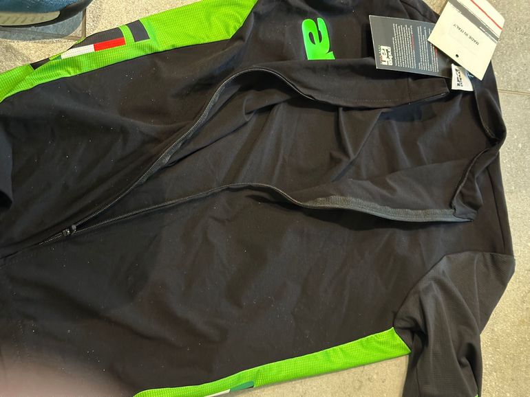 Used Tafi shirt  M 2023 bike — image 5 of 5
