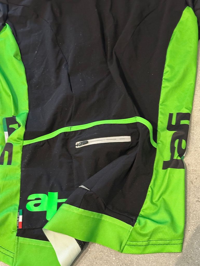 Used Tafi shirt  M 2023 bike — image 4 of 5