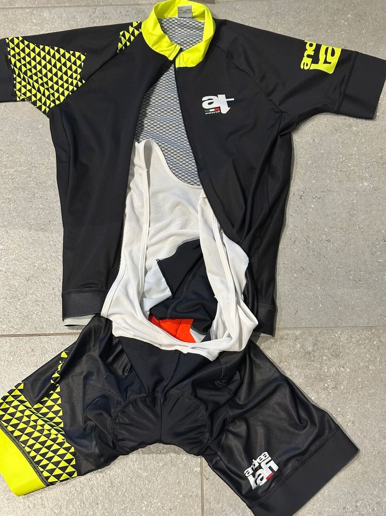 Used Tafi set shirt& bibshort S (2) 2023 bike — image 1 of 5