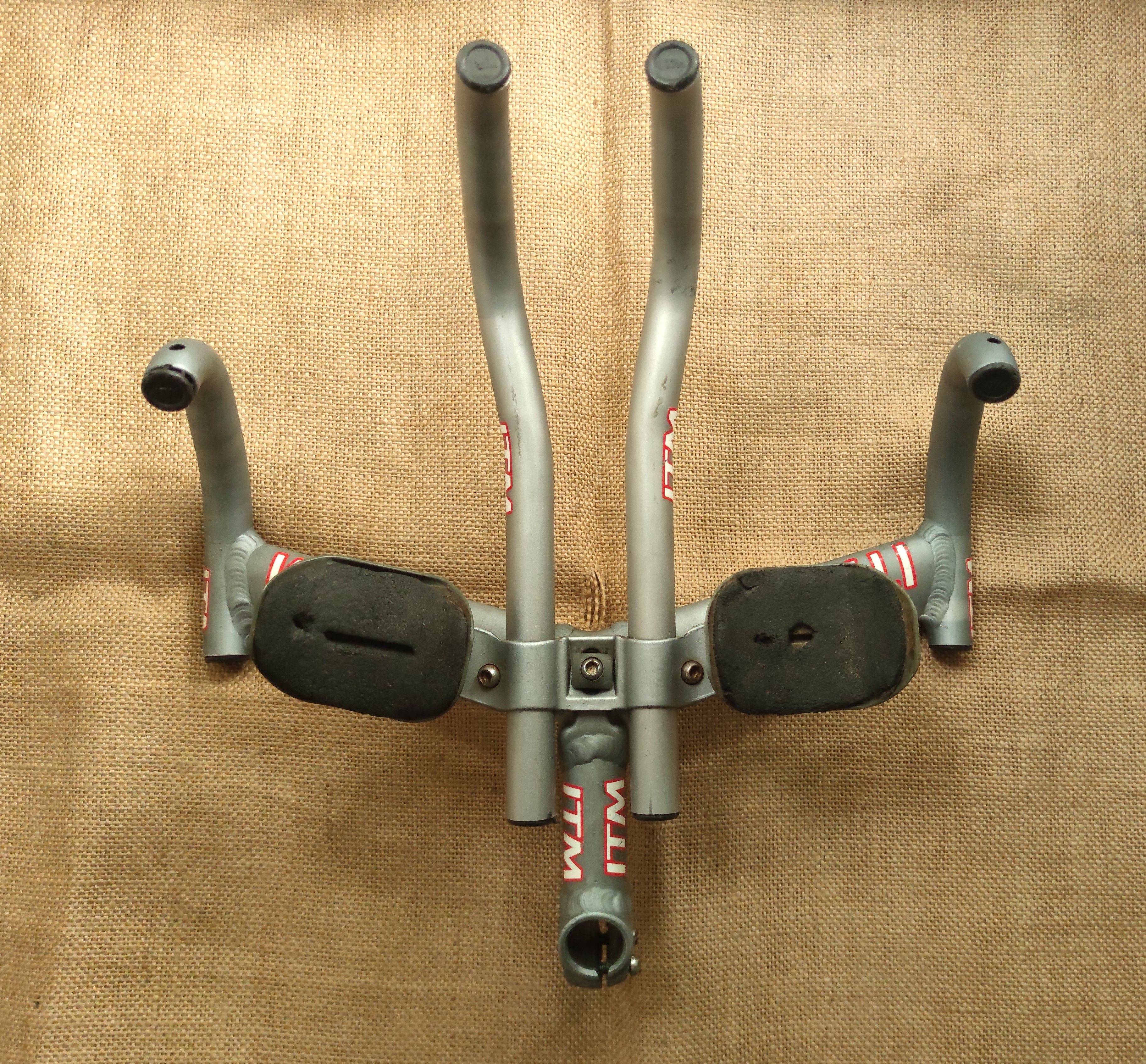 ITM DUAL AERO TTバー ITM Dual Aero Aerobars TT Chrono Handlebars 36.5cm