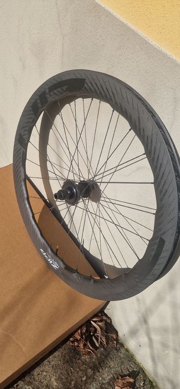 Used Zipp 454nsw xdr 2024 bike — image 2 of 5