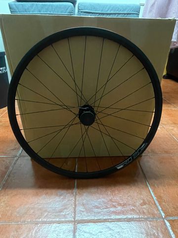 Gebrauchtes maddux Wheelset - RD 2.0 Disc, 28-hole Wheels