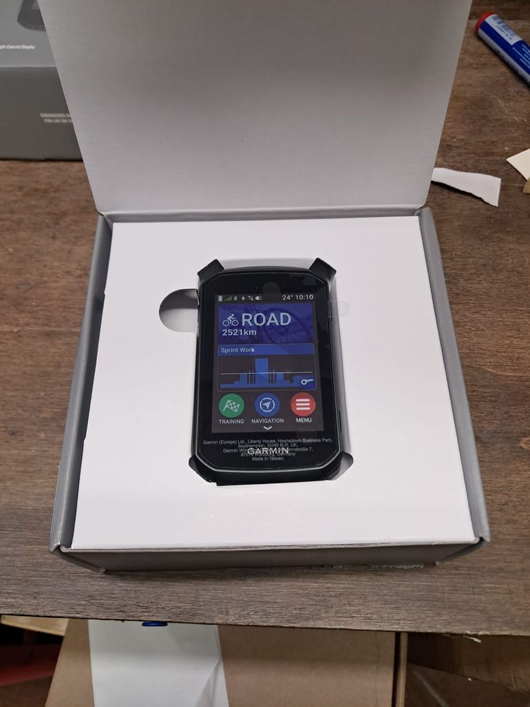 Used Garmin Edge 850 GPS Cycling Computer 2025 bike — image 2 of 3