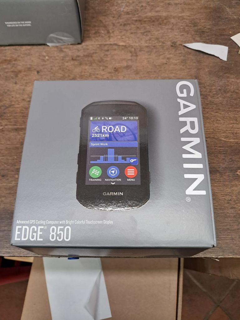 Used Garmin Edge 850 GPS Cycling Computer 2025 bike — image 3 of 3