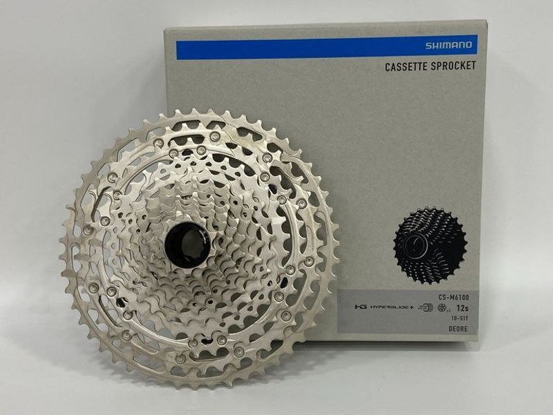 Gebrauchtes Shimano 5x Deore CS-M6100 12-speed 10-51T Drivetrain & Pedals
