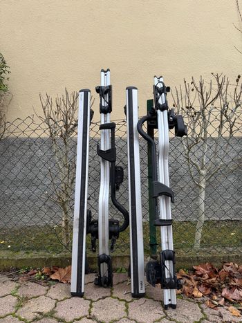 Thule, – Set of 2 roof bike racks / roof-mounted bicycle carriers (aluminium)