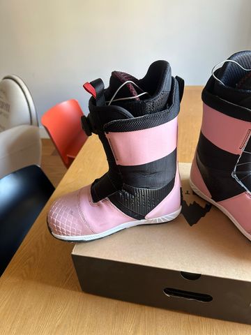 Used Burton Snowboard Boots 2024 Snowboarding & Splitboarding