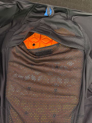 Tweedehands Bluegrass ARMOUR B&S D3O Body Armor 2024 bike — afbeelding 9 van 9