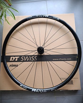 Used Dt Swiss R470 db 2025 bike — image 1 of 4