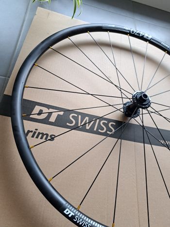 Used Dt Swiss R470 db 2025 bike — image 3 of 4