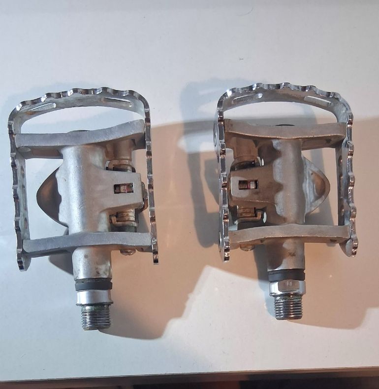 Used Shimano pedales  doble uso bike — image 2 of 3