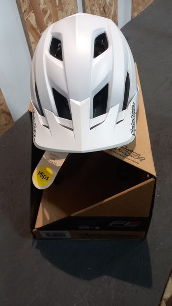Troy Lee Designs, Flowline Helmet