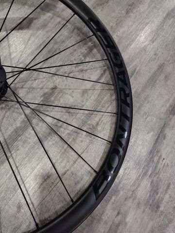 Gebrauchtes Bontrager Aeolus Elite 35 TLR Disc Road Wheel 2023 bike — Bild 4 von 9