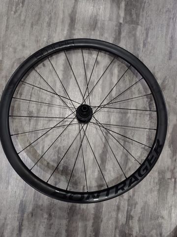 Gebrauchtes Bontrager Aeolus Elite 35 TLR Disc Road Wheel 2023 bike — Bild 7 von 9