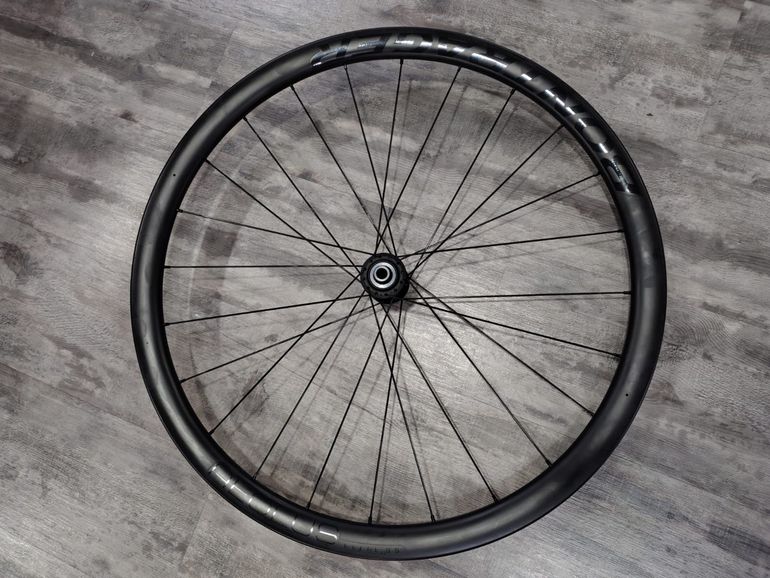 Used Bontrager Aeolus Elite 35 TLR Disc Road Wheel 2023 bike — image 3 of 9