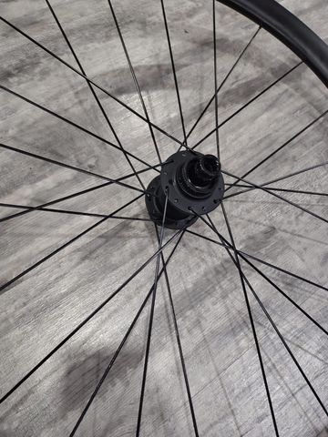 Gebrauchtes Bontrager Aeolus Elite 35 TLR Disc Road Wheel 2023 bike — Bild 5 von 9