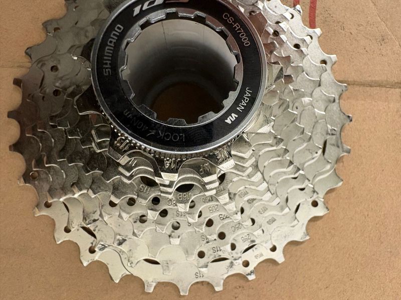 Gebrauchtes Shimano cassetta 11v 105 11-32 2024 Drivetrain & Pedals