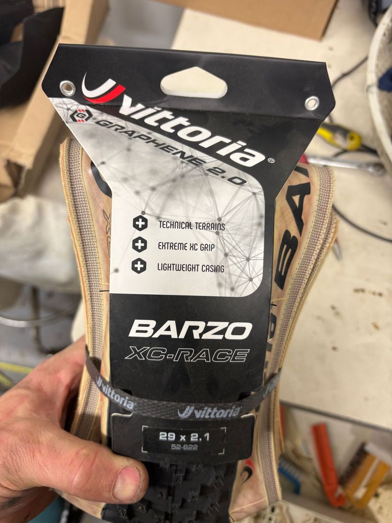 Gebrauchtes Vittoria 29x2.1 Barzo 2025 Tyres & Tubes