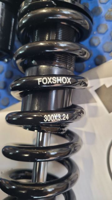 Käytetty Fox DHX2 Performance élite 2025 bike — kuva 2 / 3