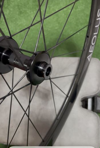 Used Bontrager Aeolus rsl 2025 bike — image 30 of 34