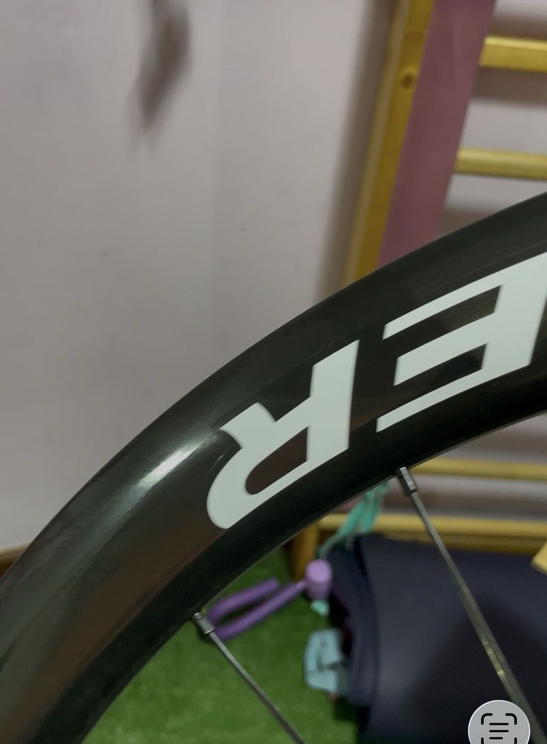 Used Bontrager Aeolus rsl 2025 bike — image 27 of 34