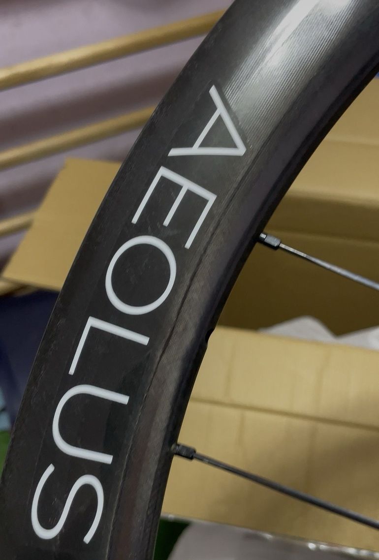Used Bontrager Aeolus rsl 2025 bike — image 20 of 34