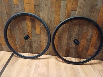 Used Dt Swiss r470 Wheels