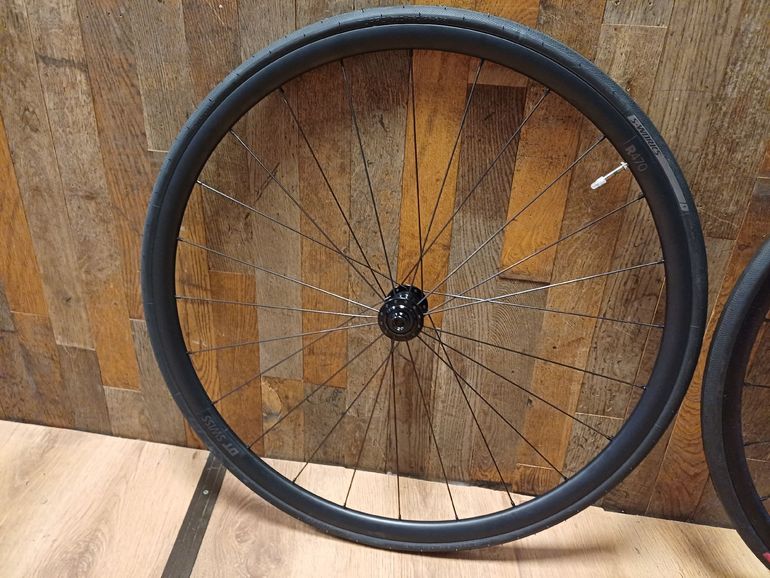Used Dt Swiss r470 bike — image 2 of 3