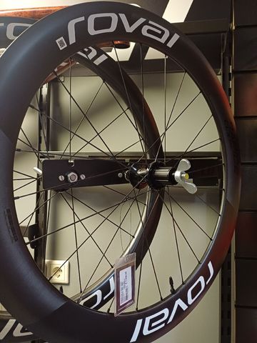 Used Roval rapide clx ll 2024 bike — image 2 of 2