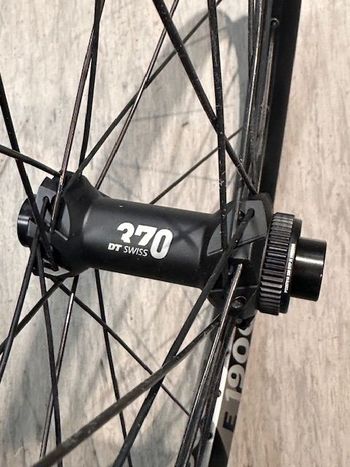 Used Dt Swiss E1900 Spline 29" Frontwheel 2024 bike — image 3 of 5