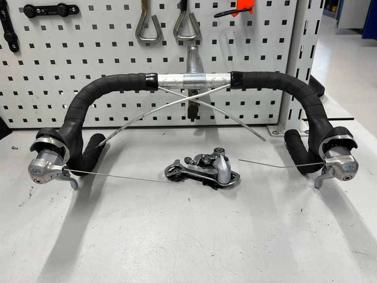 Used Shimano RSX RD-A410 bike — image 4 of 6
