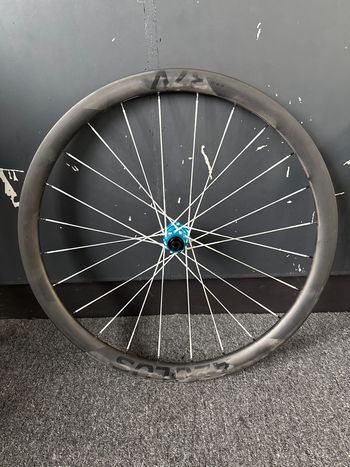 Used Bontrager Pro 37V custom wheels 2025 bike — image 4 of 5