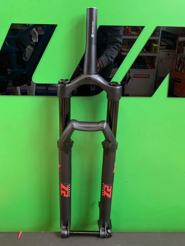 Tweedehands Marzocchi Bomber Z2 2024 bike — afbeelding 2 van 4